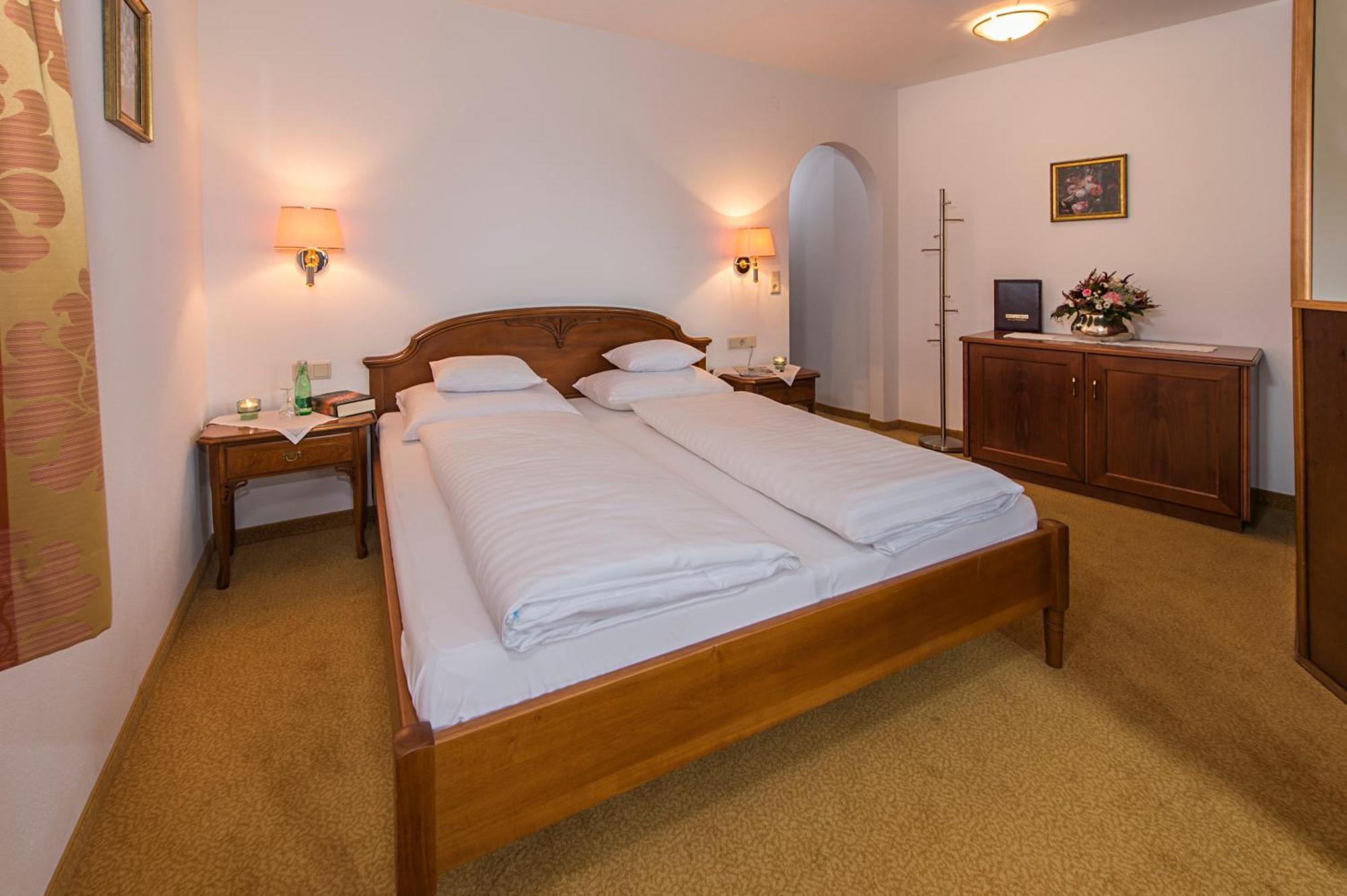 Zum Pinzger Hotel